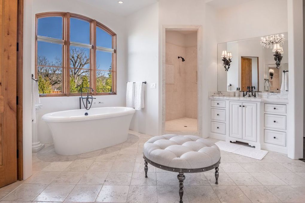 550 Zinfandel Lane in St. Helena